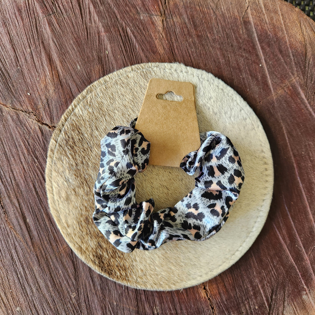 Mini Leopard Scrunchies - [farm_afternoons]