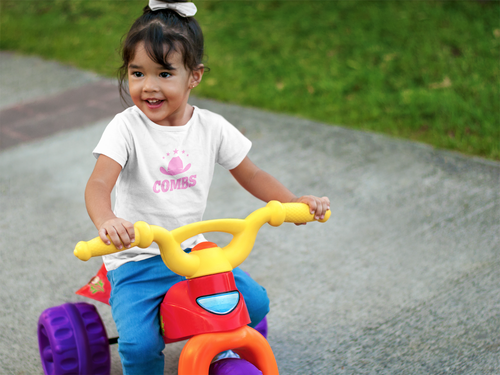 Baby Pink Combs T-shirt - [farm_afternoons]
