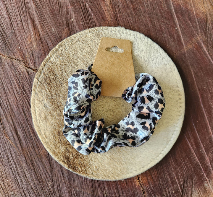Mini Leopard Scrunchies - [farm_afternoons]
