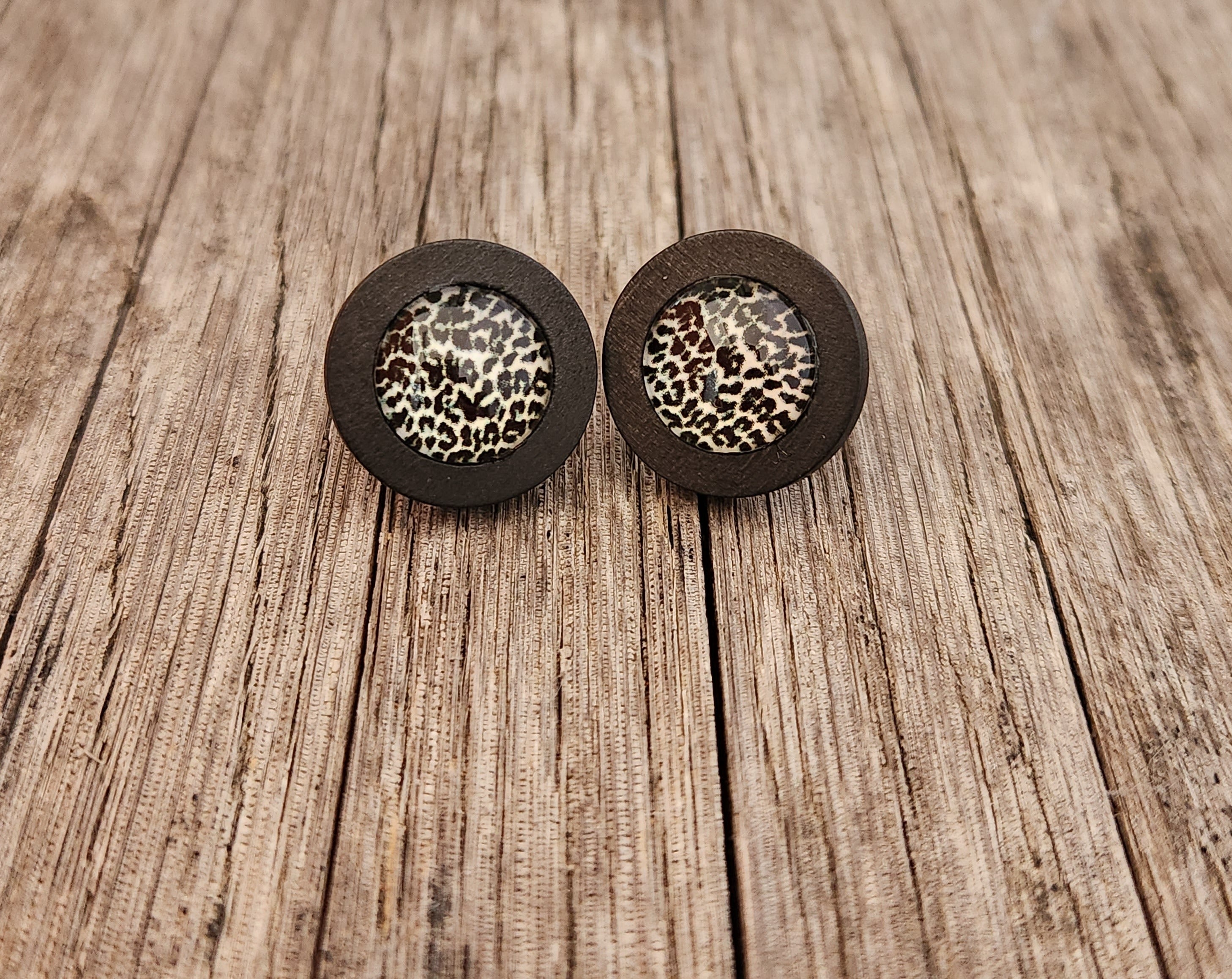 Vivid Leopard Studs - [farm_afternoons]